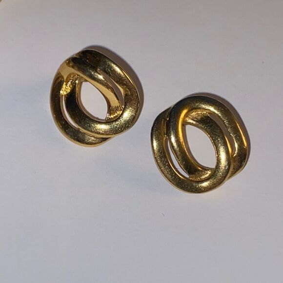 Vintage Monet Interlocking Links Earring & Necklace Matching Set - Picture 3 of 11